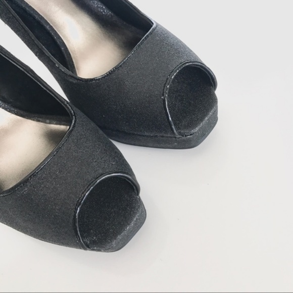Steve Madden Shoes - Steve Madden Kelle Peep Toe Heels 8.5 NWOB